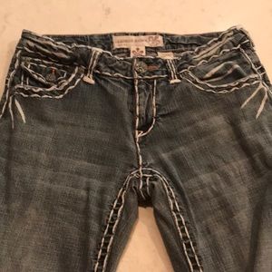 Laguna Beach Jean Co. doing stressed ladies jeans